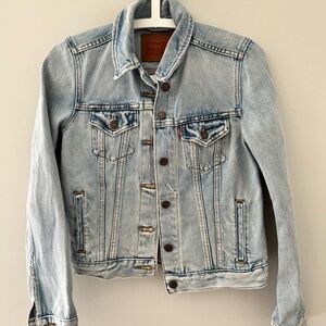 Levis denim jean jacket light blue size XS